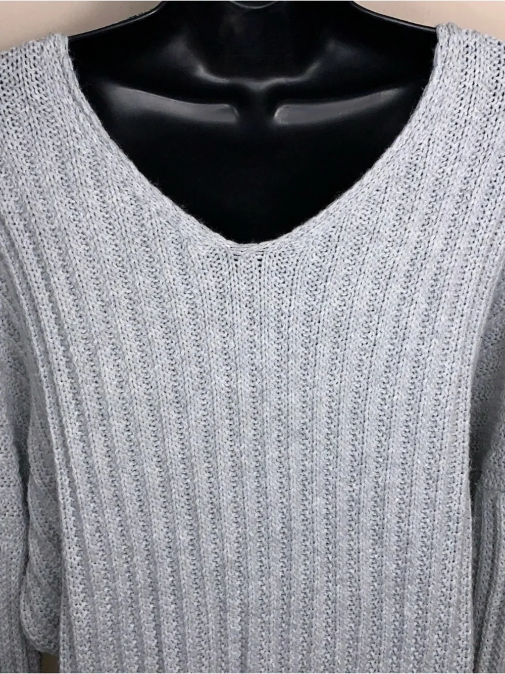 Large Rue 21 Light Grey Vneck Sweater Long Sleeve Knit Soft Comfortable